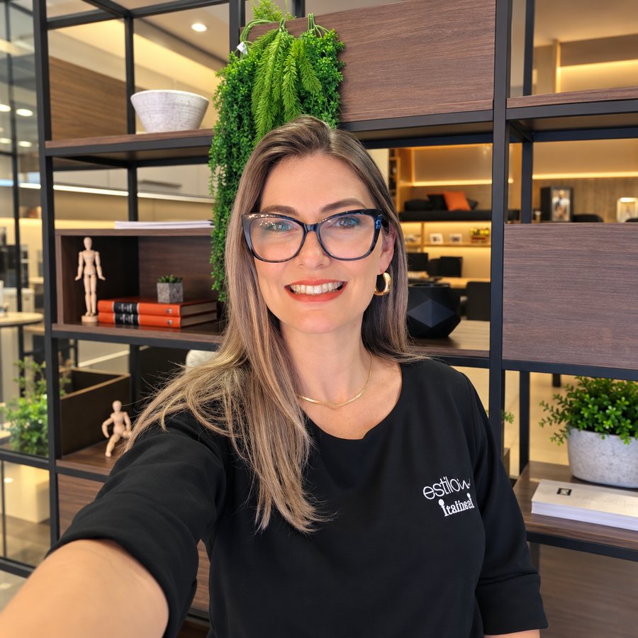 Foto de Jennifer, gerente comercial da Estilo In
